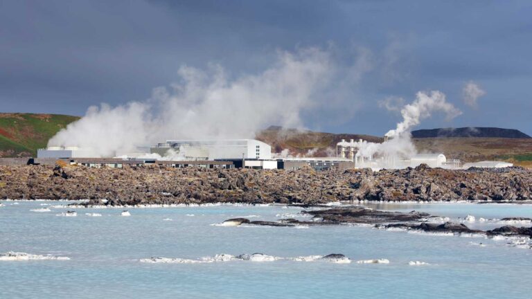 iceland-geothermal-energy-renewable-plant